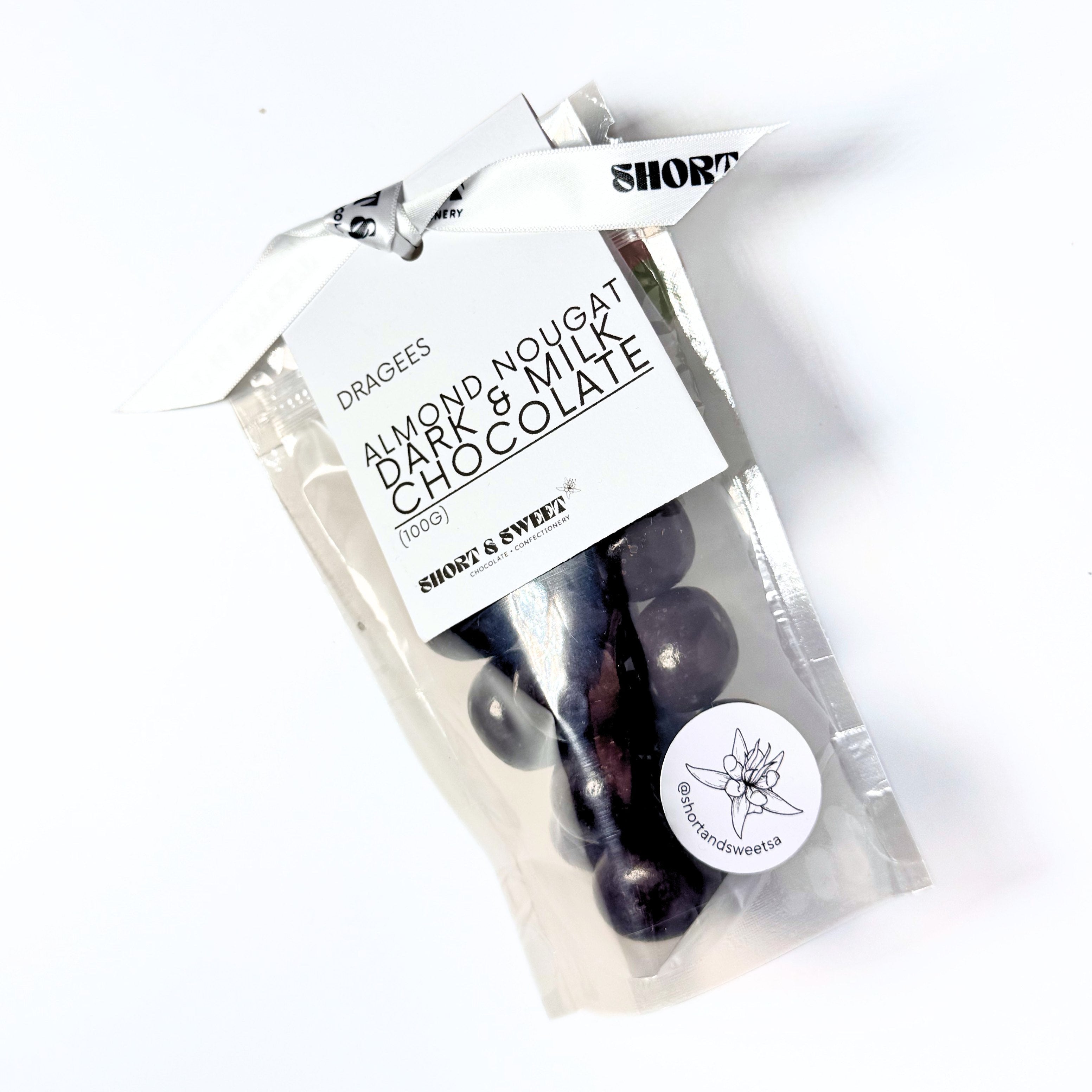 Almond nougat dragees